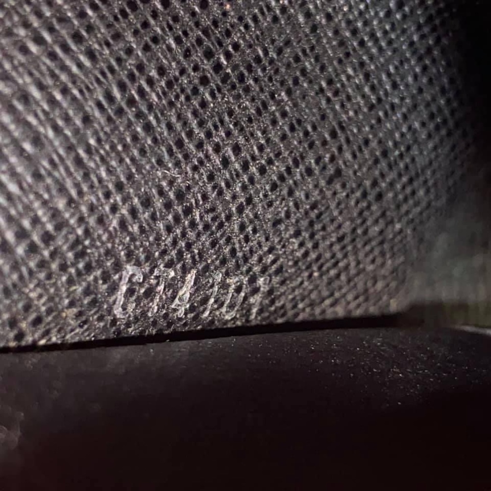 Louis Vuitton Graphite 6-Key Holder - Picture 6 of 7